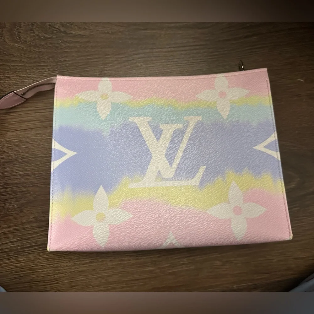 🎈SOLD🎈Louis Vuitton Toiletry 26 escale pochette - Picture 1 of 6